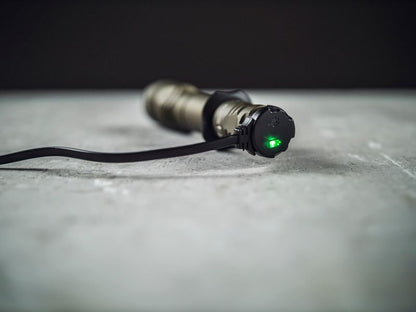 Armytek Dobermann Pro Magnet USB Olive (Warmweiß)